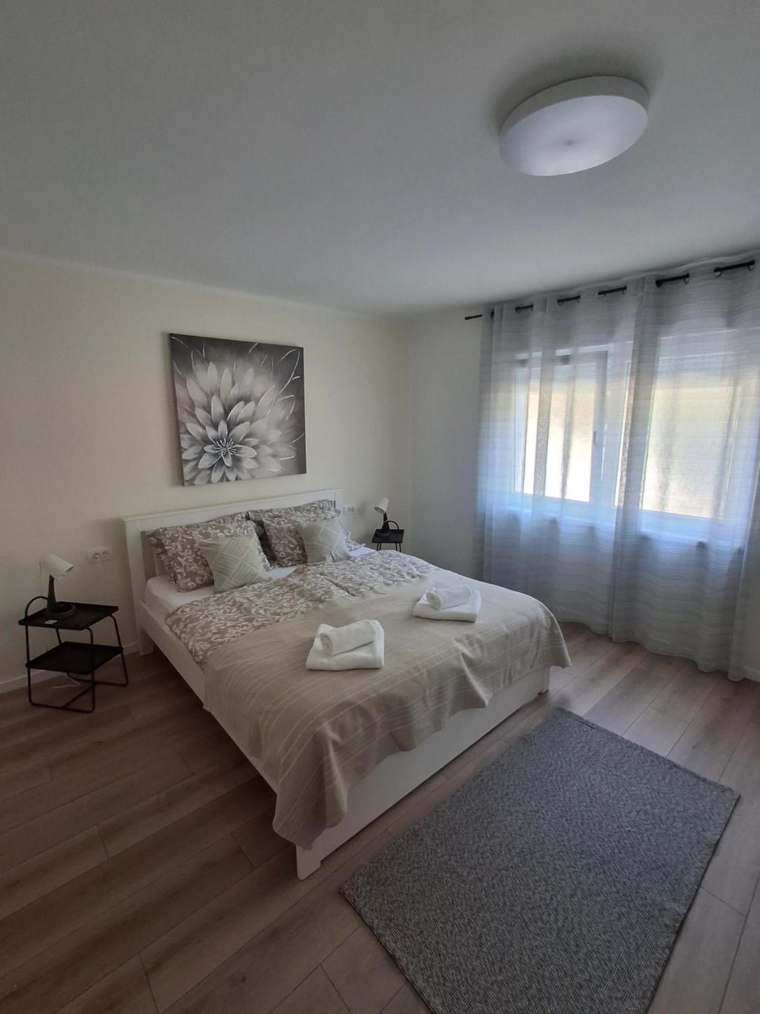 Apartmani Alma Pula Eksteriør billede