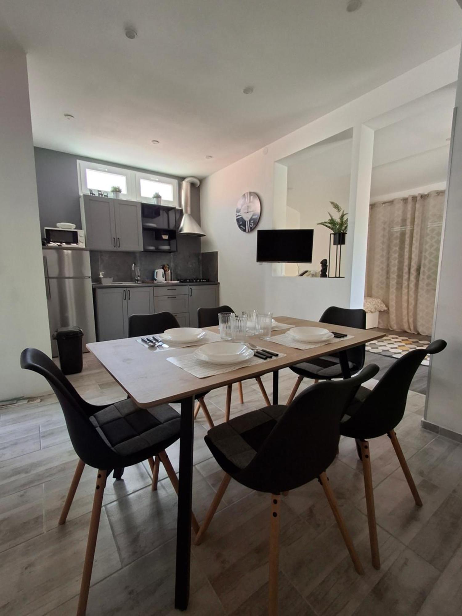 Apartmani Alma Pula Eksteriør billede
